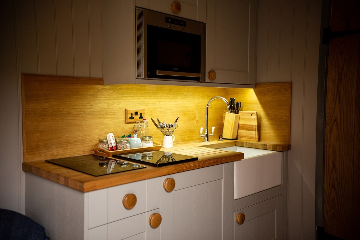 Digby's Hut - Glamping Shepherd Hut in the Peak District Digby's Hut - Glamping Shepherd Hut in the Peak District