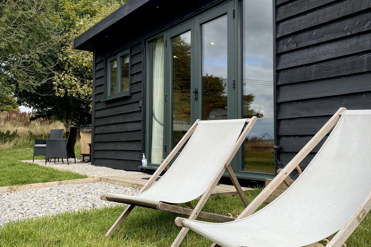 Meadow View Glamping Cabin in the Peak District Meadow View Glamping Cabin in the Peak District
