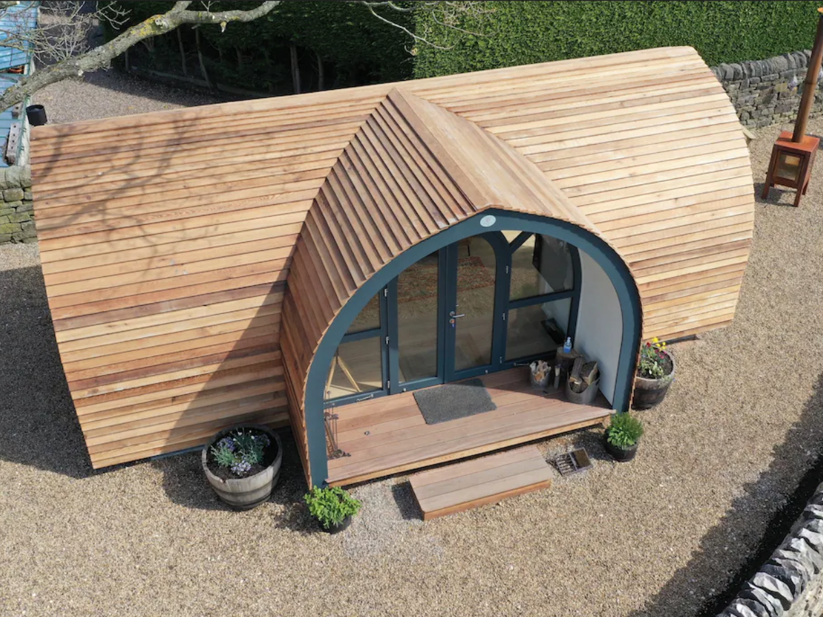 Oak Tree Pod Shepherds Hut Glamping in Barlow Derbyshire Oak Tree Pod Shepherds Hut Glamping in Barlow Derbyshire